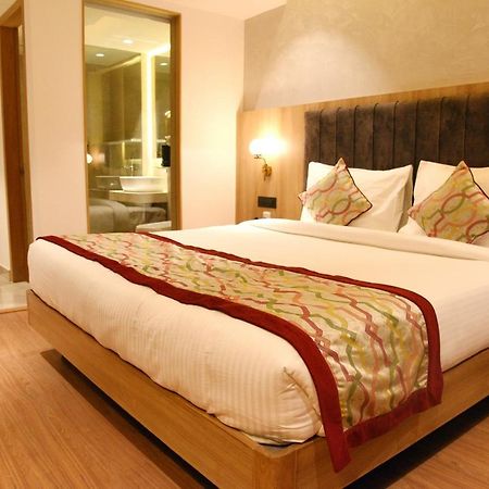 Hotel Klg Altoria Chandīgarh Dış mekan fotoğraf